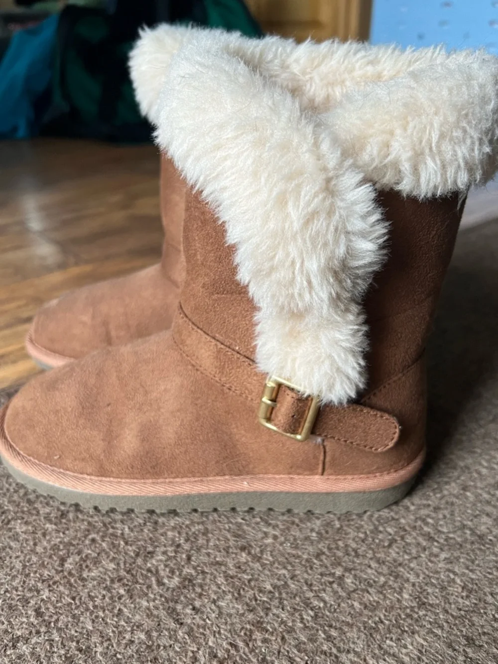 Childrens place boots size 2, great condition!